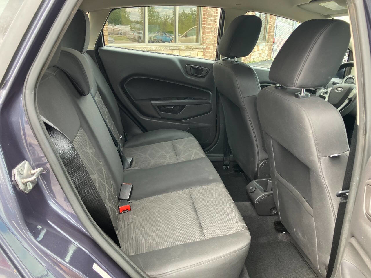 Used 2012 Ford Fiesta SE image 16