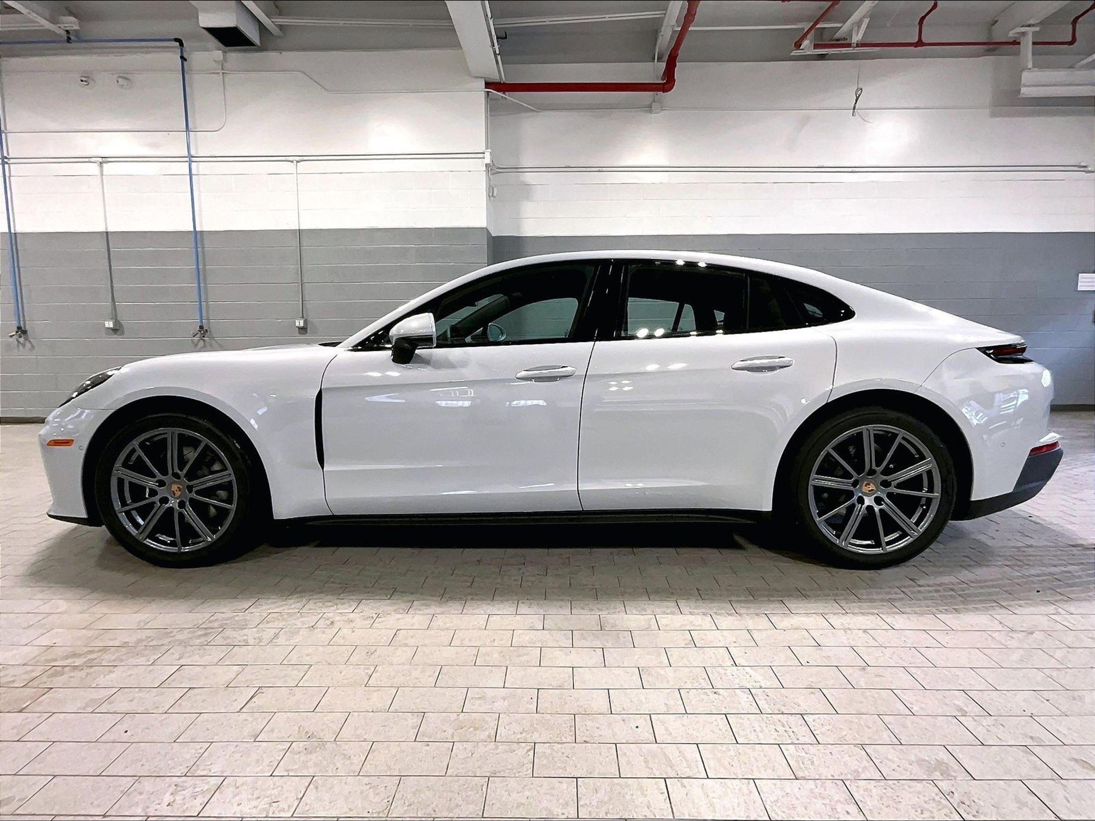 New 2026 Porsche Panamera 4 image 2