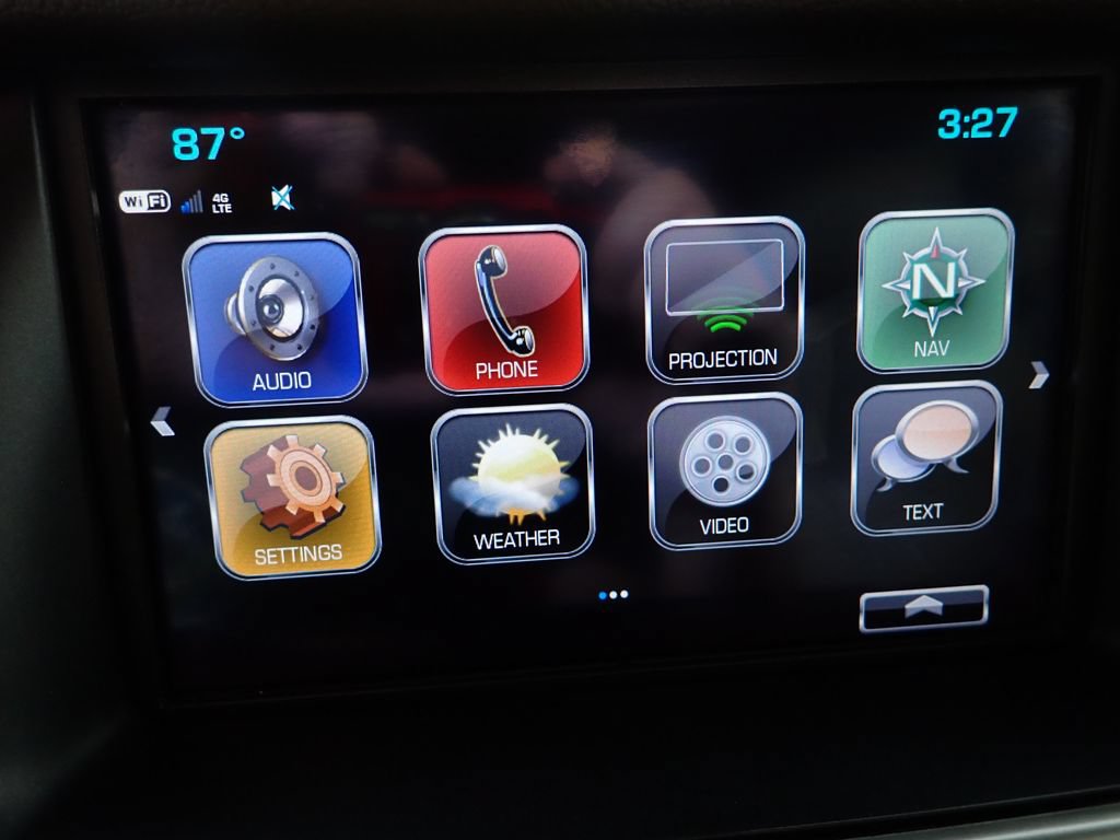 Used 2018 Chevrolet Suburban LT w/ LT Signature Package AWD/4WD image 5