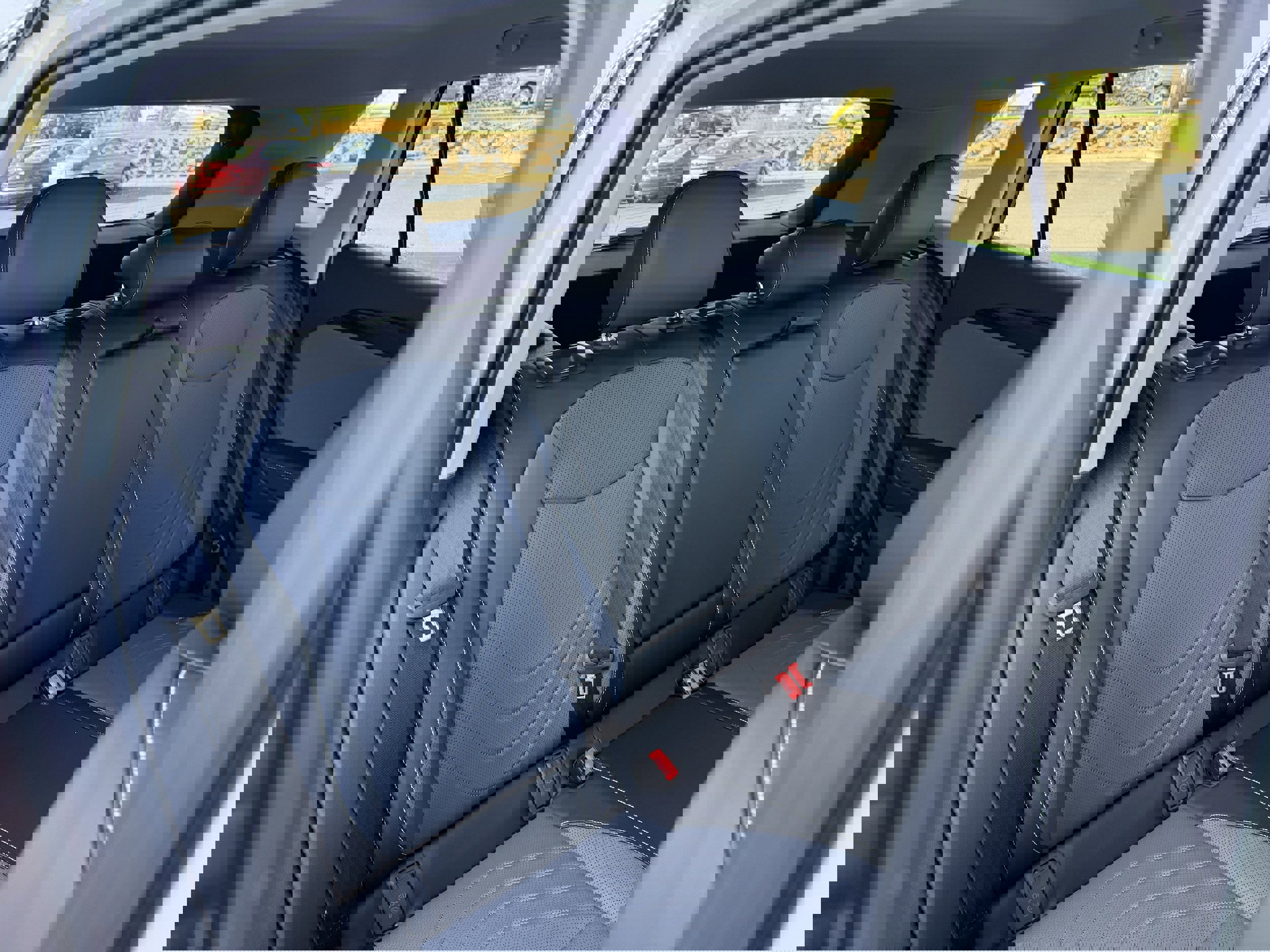 New 2025 Volkswagen Tiguan SE image 30