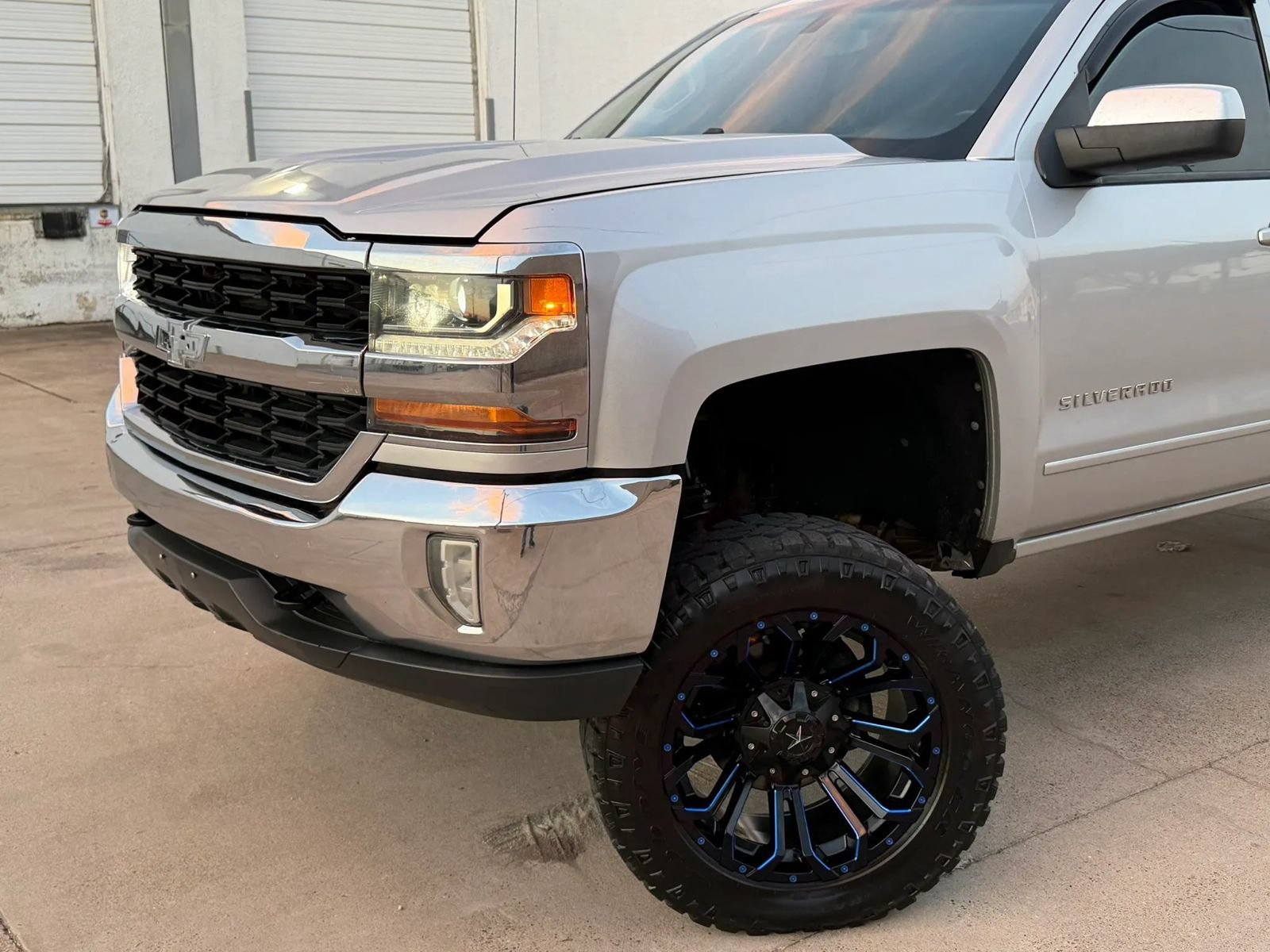 Used 2017 Chevrolet Silverado 1500 LT w/ All Star Edition AWD/4WD image 3