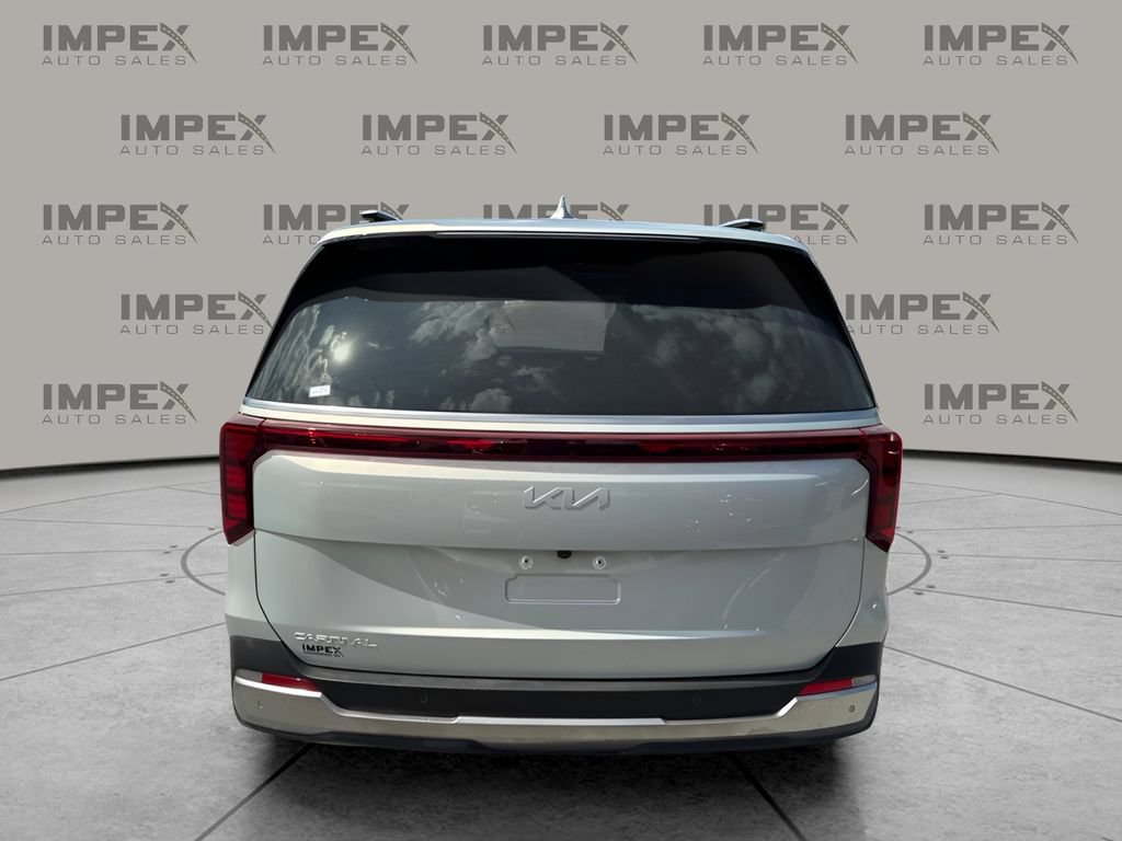 Used 2025 Kia Carnival SX FWD image 4