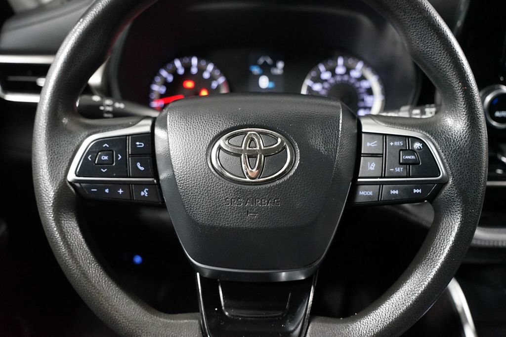 Used 2021 Toyota Highlander L image 12
