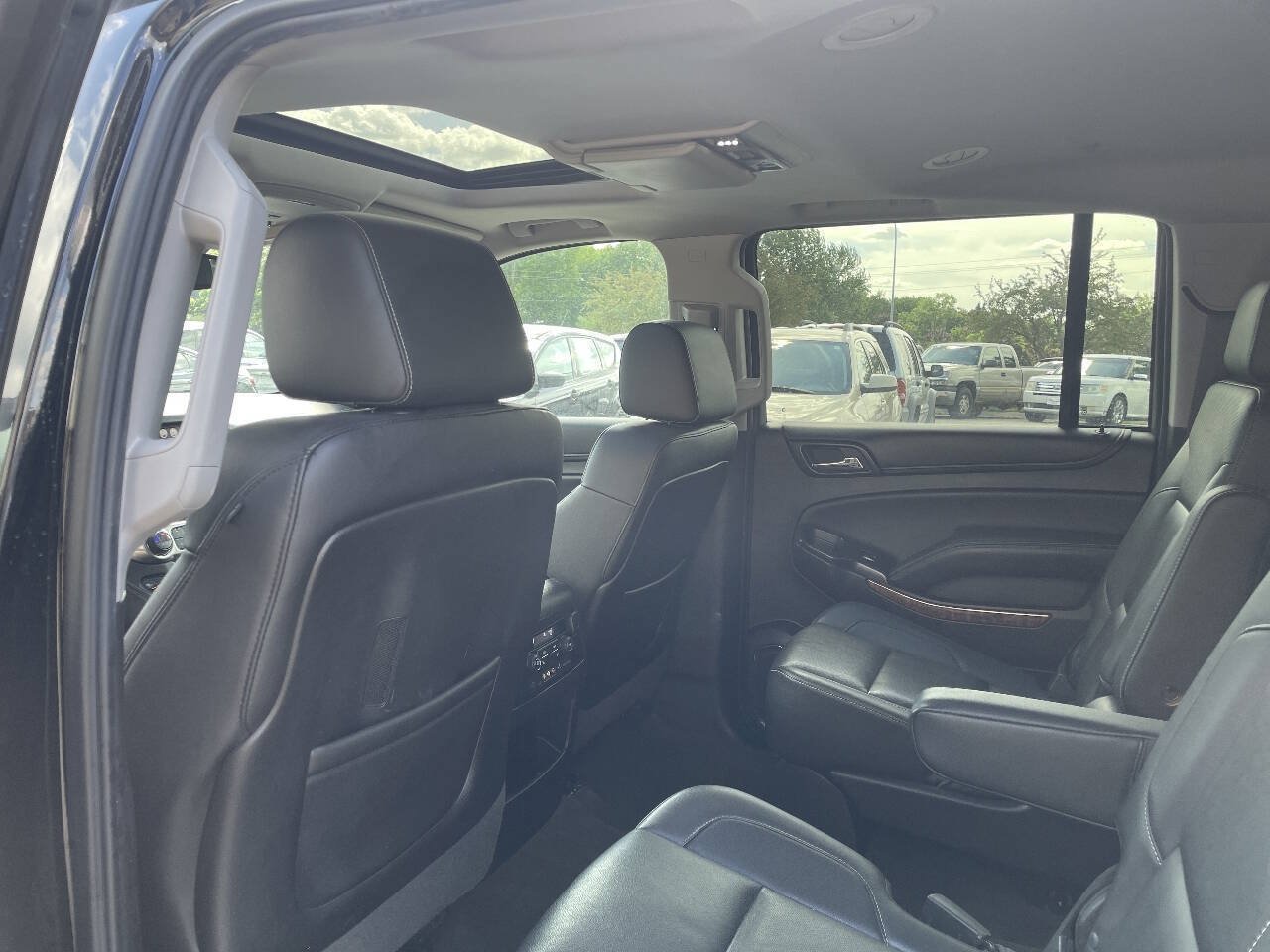 Used 2016 Chevrolet Suburban LTZ AWD/4WD image 20