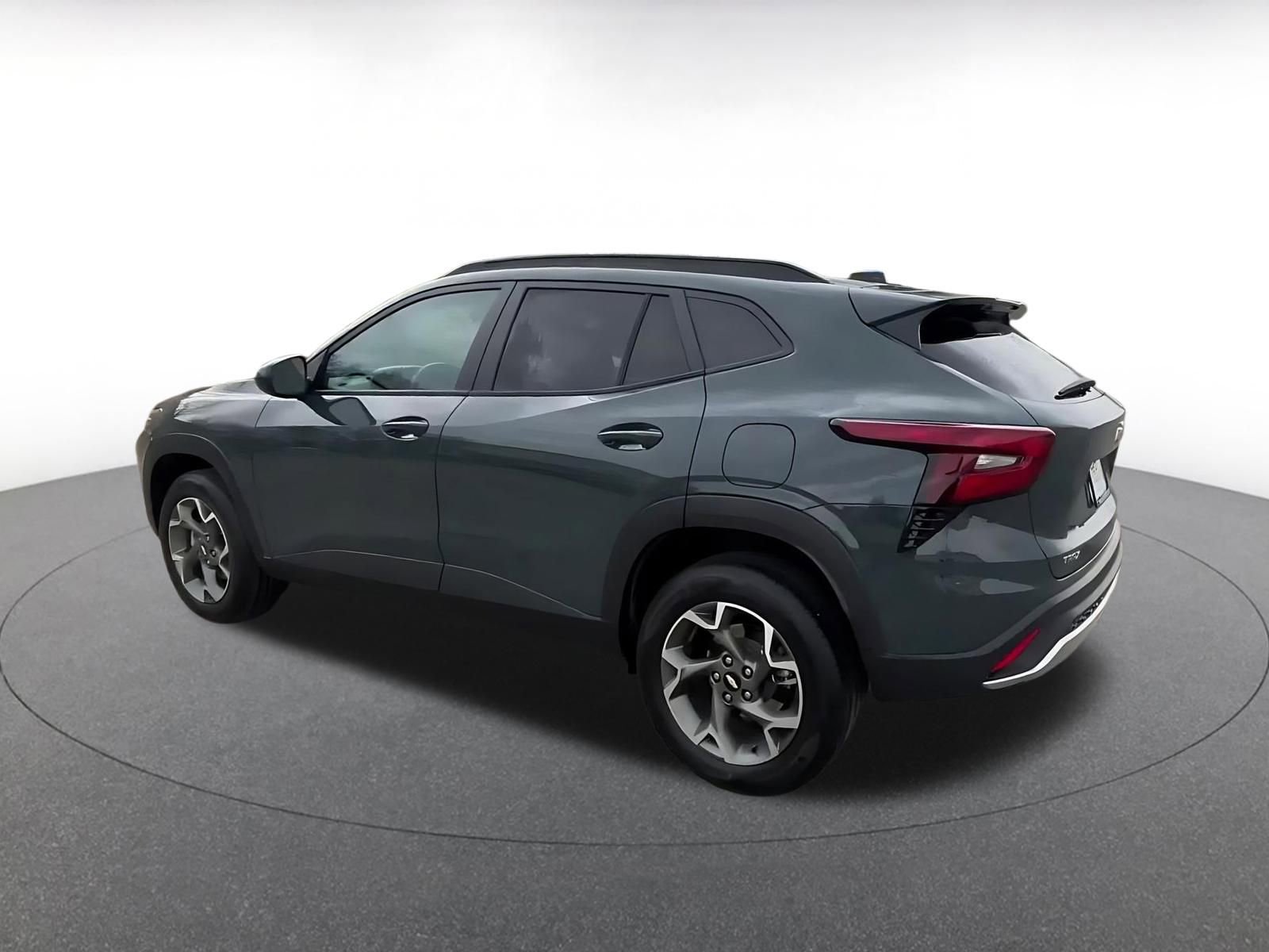 Used 2025 Chevrolet Trax LT image 10