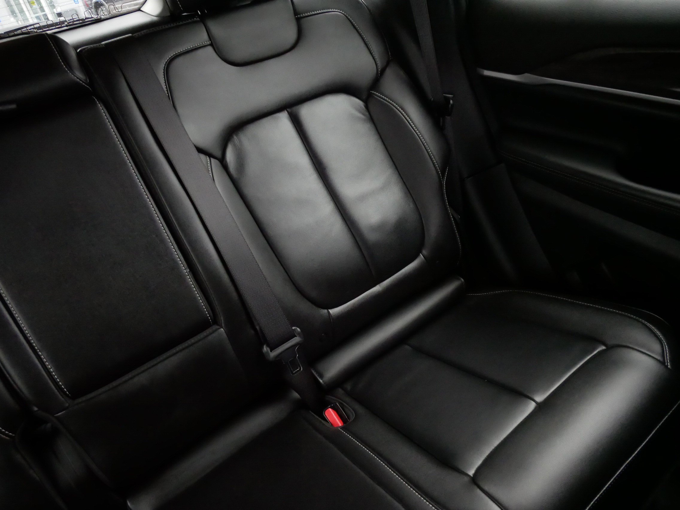 Used 2023 Jeep Grand Cherokee Limited w/ Black Appearance Package AWD/4WD image 14