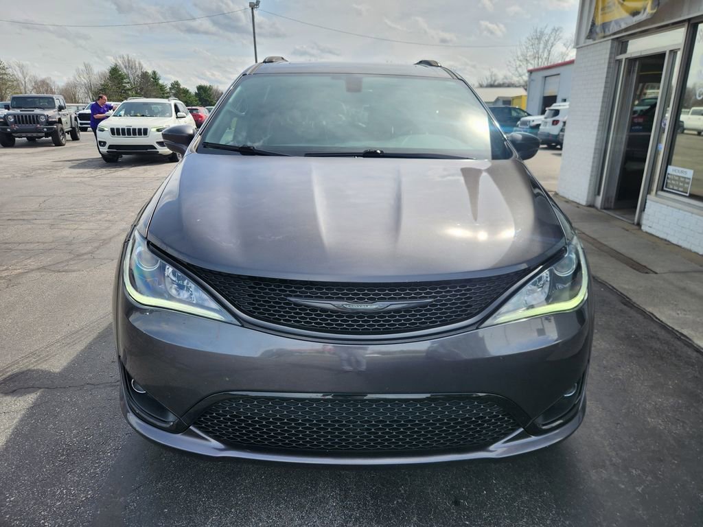 Used 2018 Chrysler Pacifica Limited w/ S Appearance Package image 8