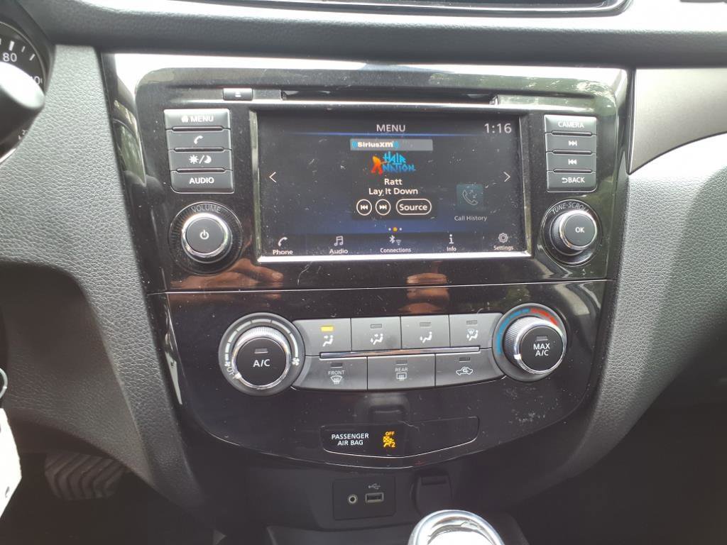 Used 2022 Nissan Rogue Sport S image 17