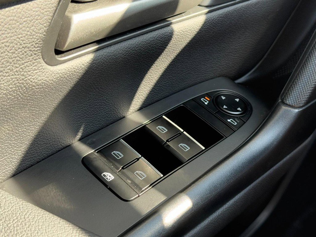 Used 2025 MAZDA CX-50 AWD 2.5 S w/ Premium Package image 21