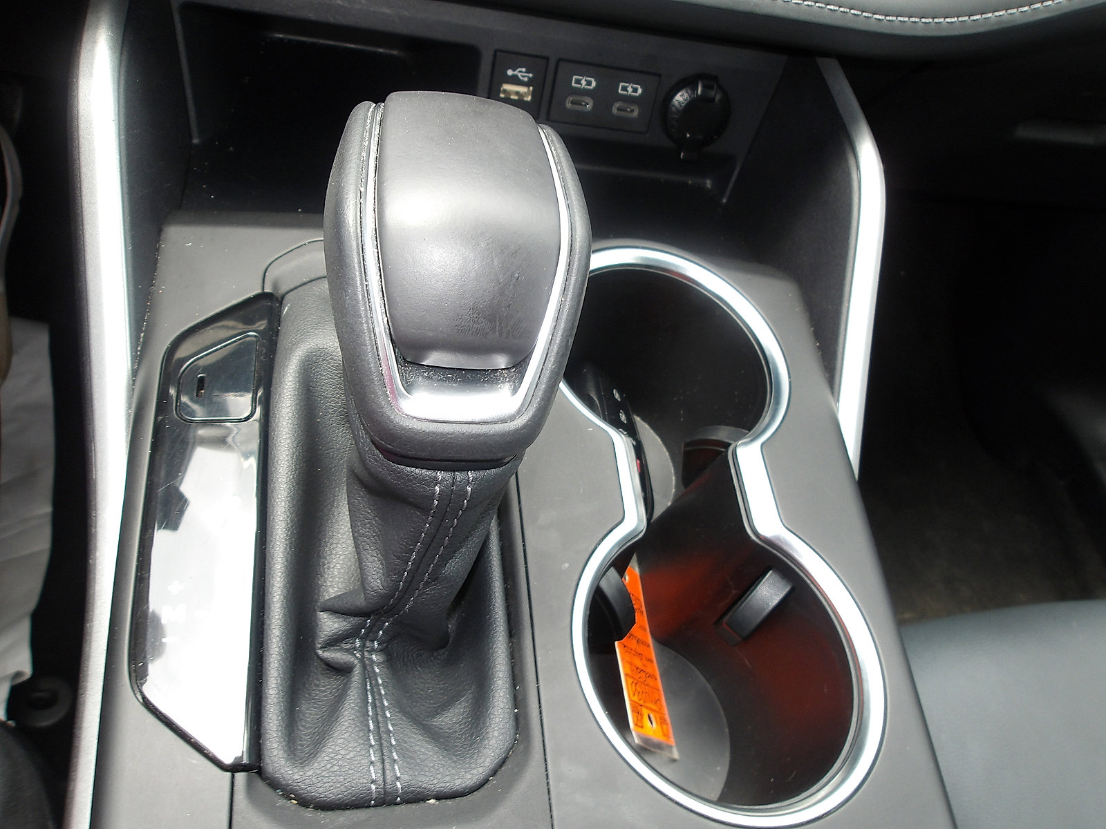 Used 2024 Toyota Highlander AWD image 24