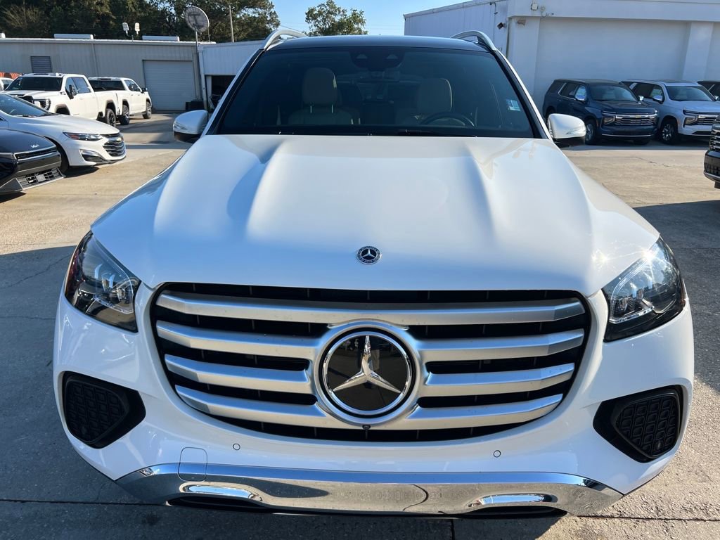 Used 2024 Mercedes-Benz GLS 450 4MATIC image 10