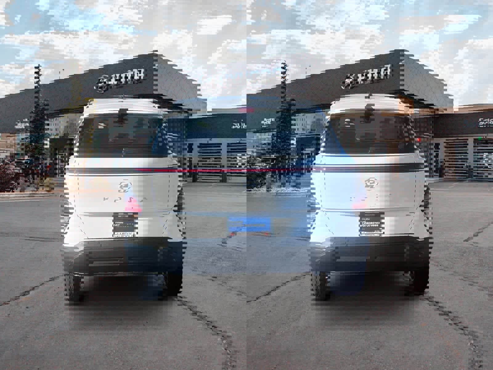 Used 2026 Hyundai Kona SE image 4