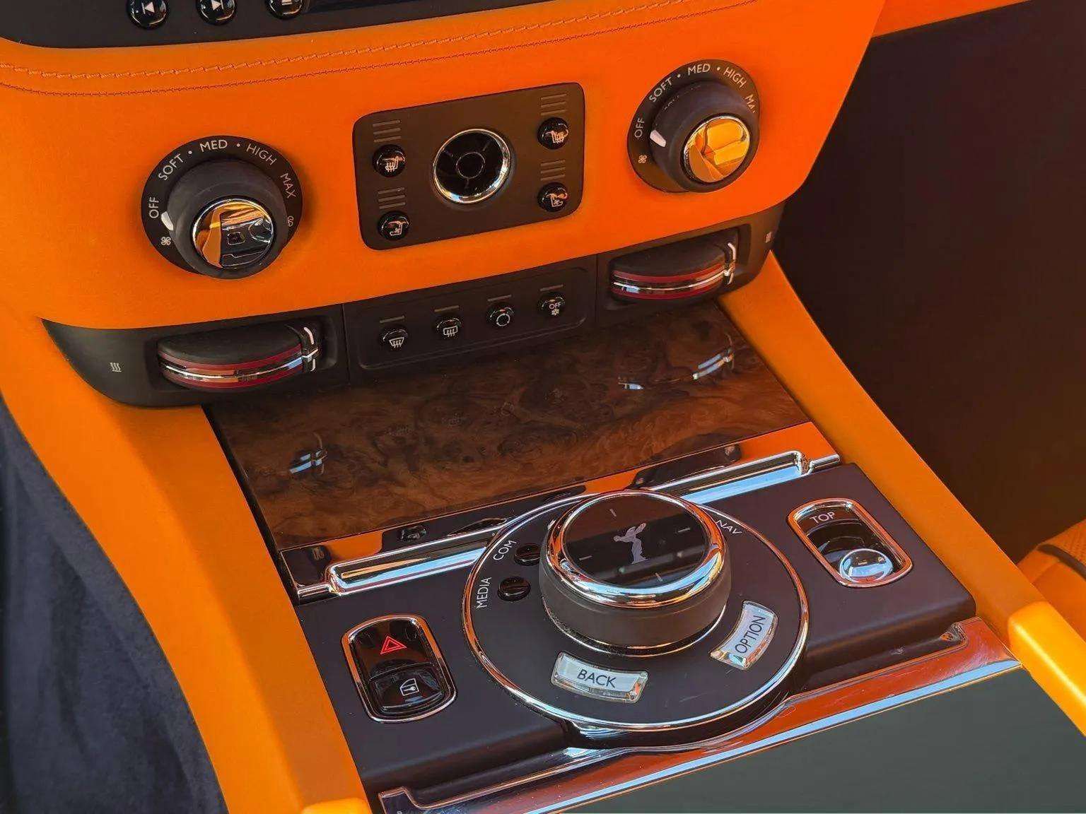 Used 2018 Rolls-Royce Dawn image 36