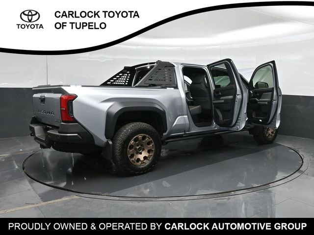 Used 2025 Toyota Tacoma Trailhunter image 57