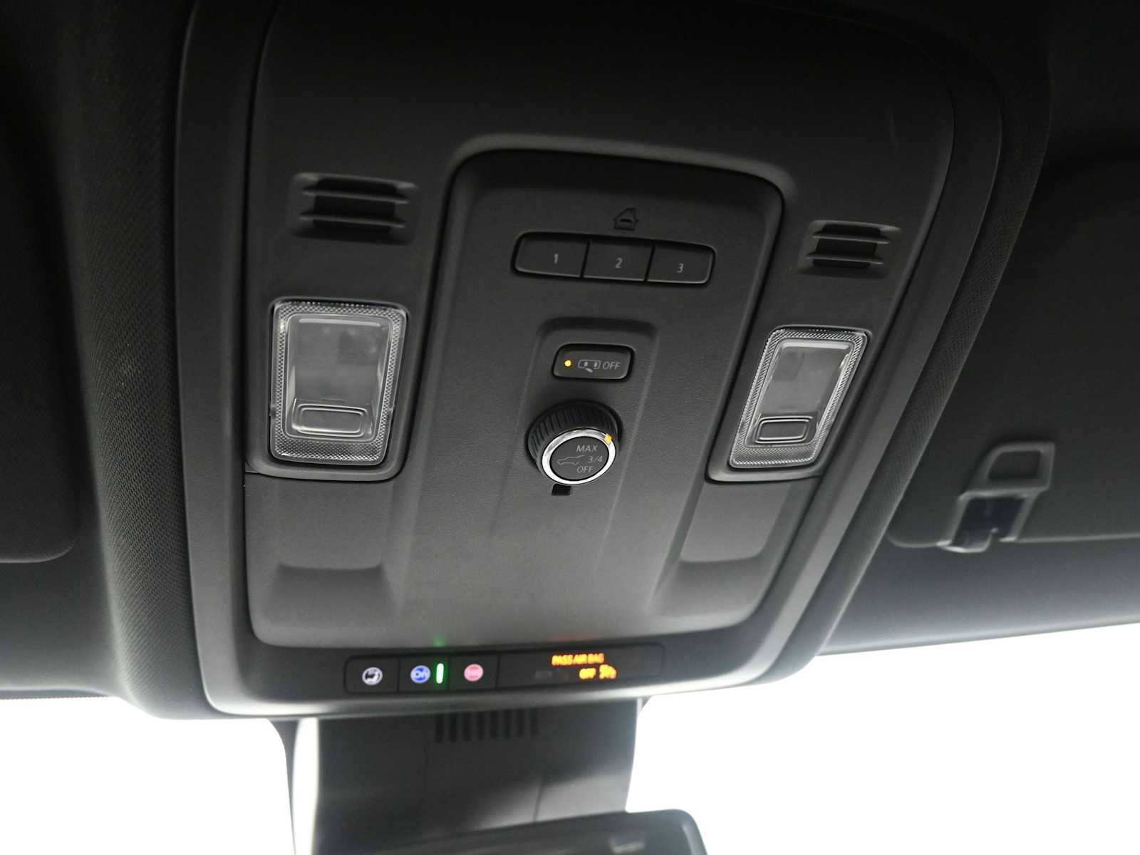 Used 2024 Chevrolet Suburban LT image 25