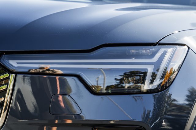 New 2026 Volvo XC90 B6 Plus w/ Protection Package Premier image 13