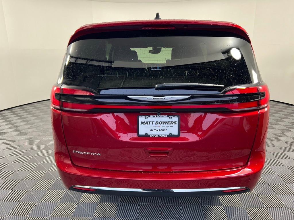 New 2026 Chrysler Pacifica Select image 4