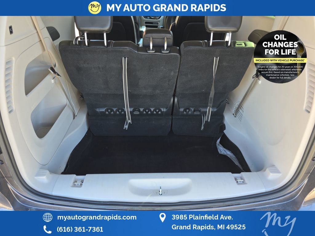 Used 2023 Chrysler Pacifica Touring-L image 23