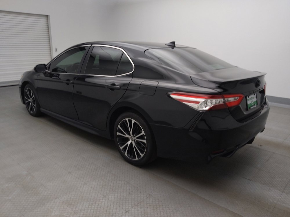 Used 2020 Toyota Camry SE image 3