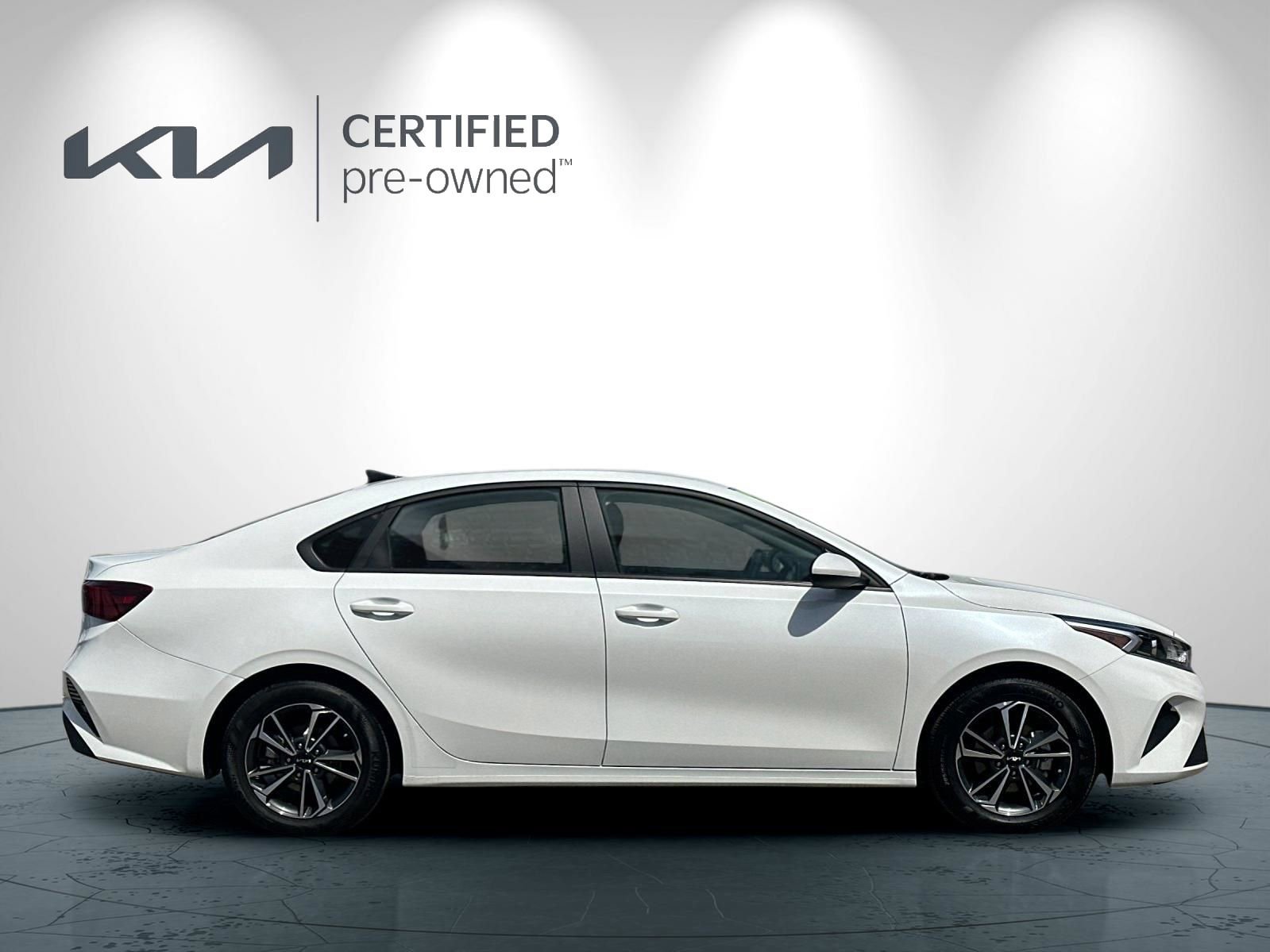 Certified 2024 Kia Forte LXS FWD image 3