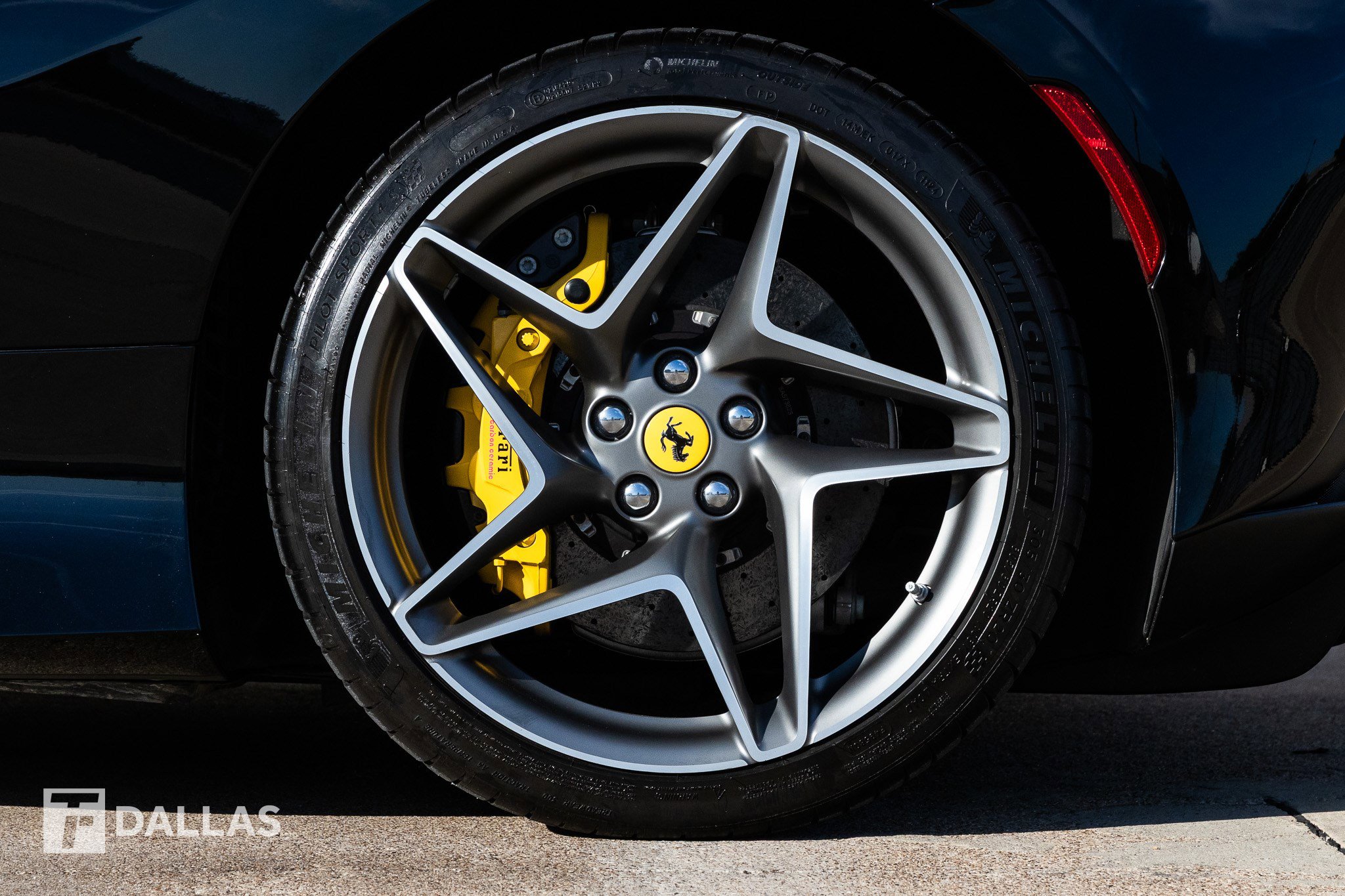 Used 2021 Ferrari F8 Tributo image 9