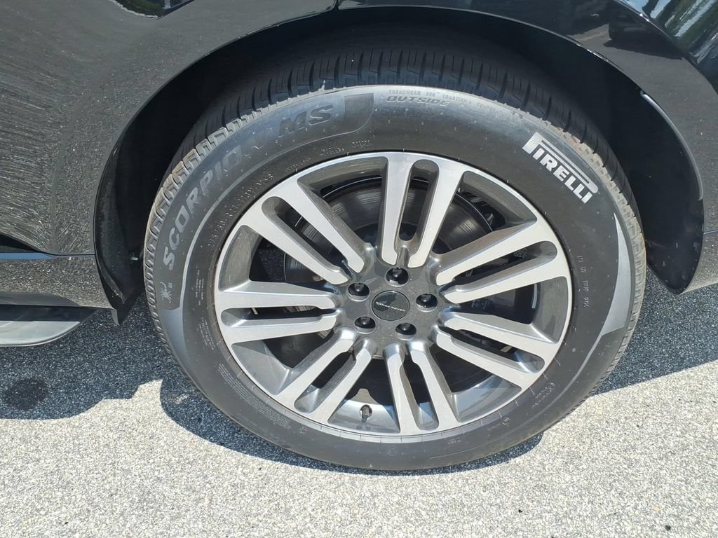 New 2026 Land Rover Range Rover SE AWD/4WD image 9
