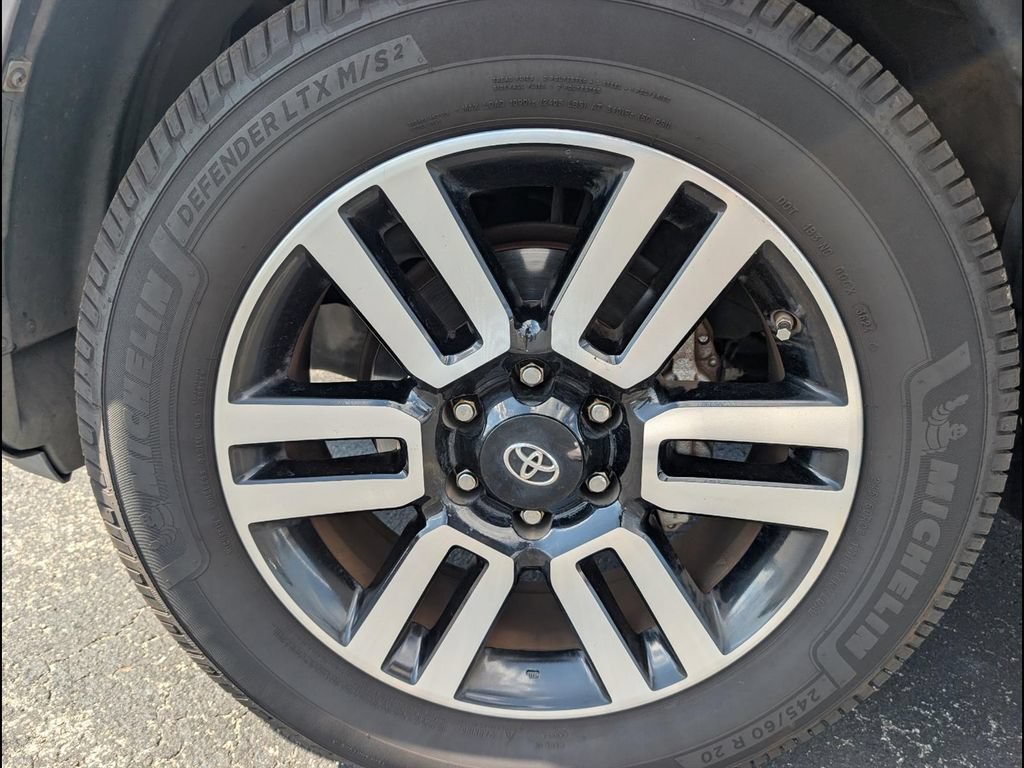 Used 2018 Toyota 4Runner Limited AWD/4WD image 12
