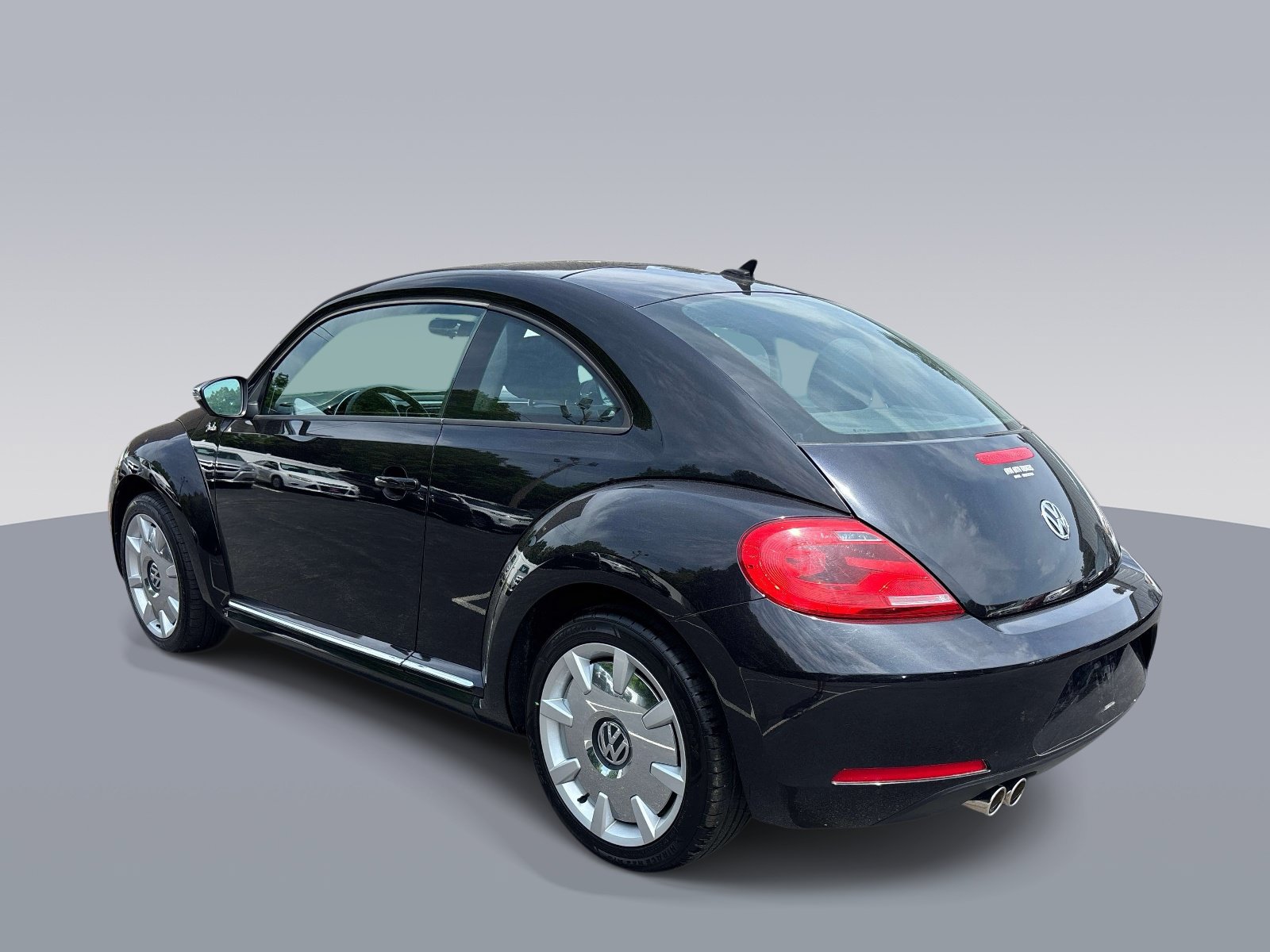 Used 2013 Volkswagen Beetle 2.5 Fender FWD image 4
