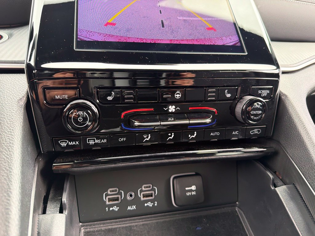 Used 2025 Jeep Grand Cherokee Laredo X w/ Luxury Tech Group I AWD/4WD image 12