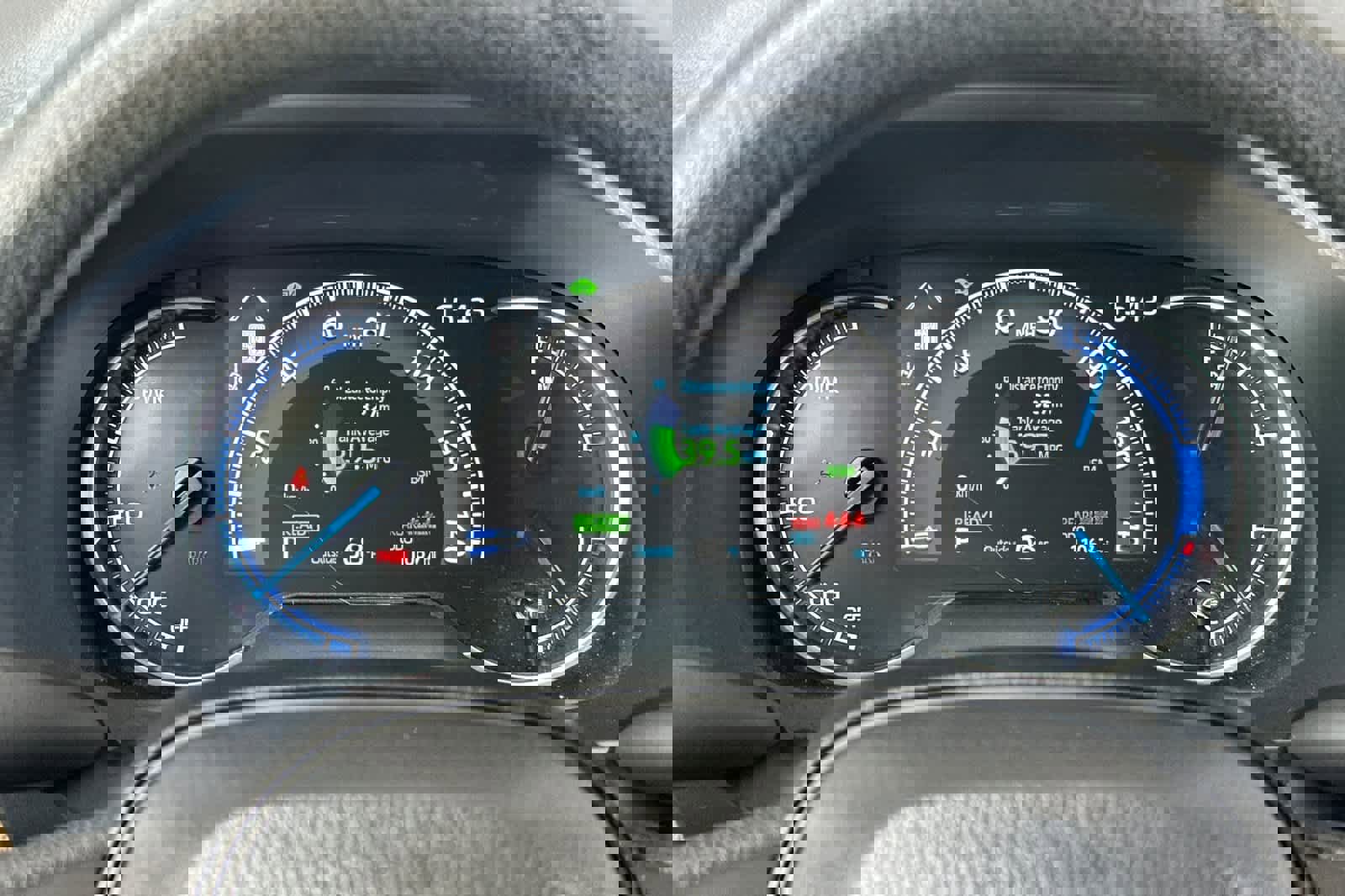 Used 2025 Toyota RAV4 LE AWD/4WD image 27