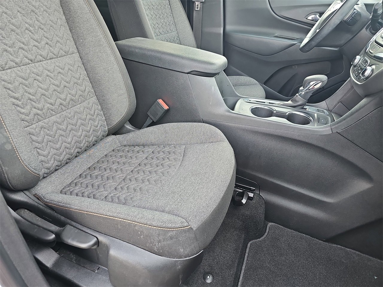 Used 2023 Chevrolet Equinox LT image 10