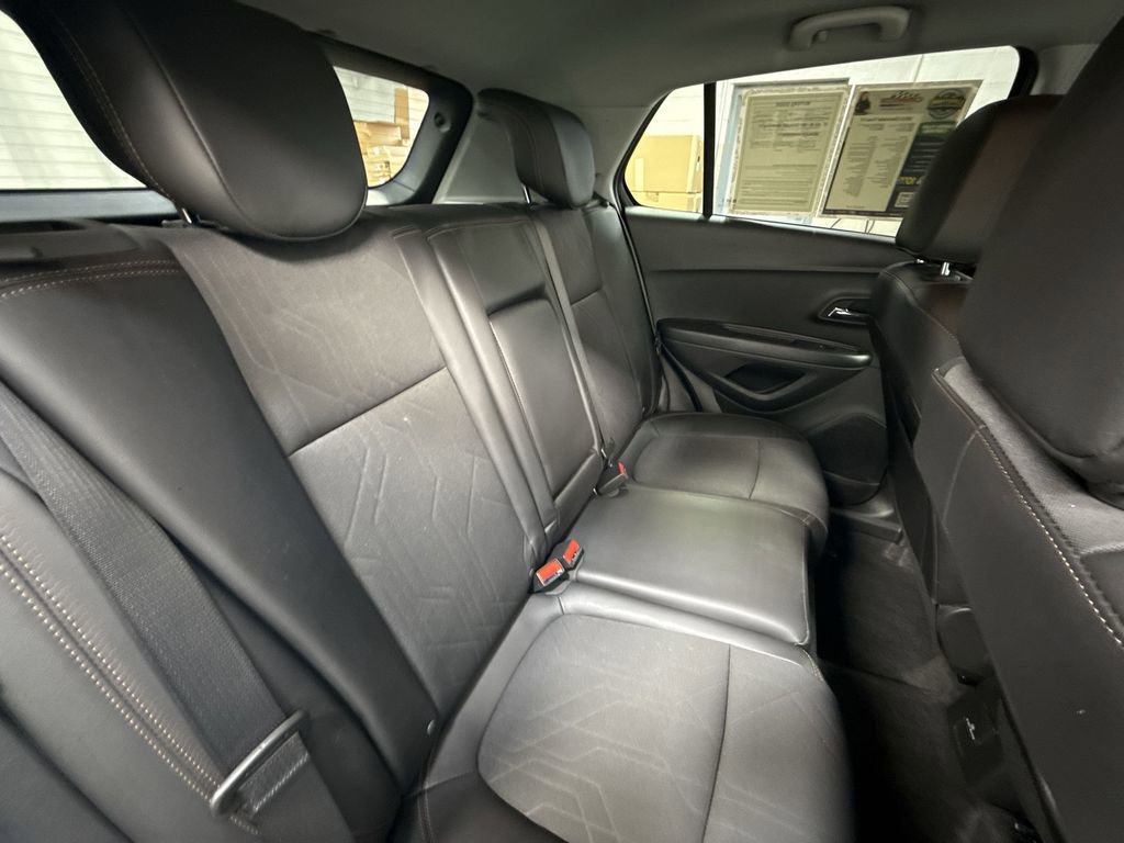 Certified 2022 Chevrolet Trax LT w/ LT Convenience Package image 36