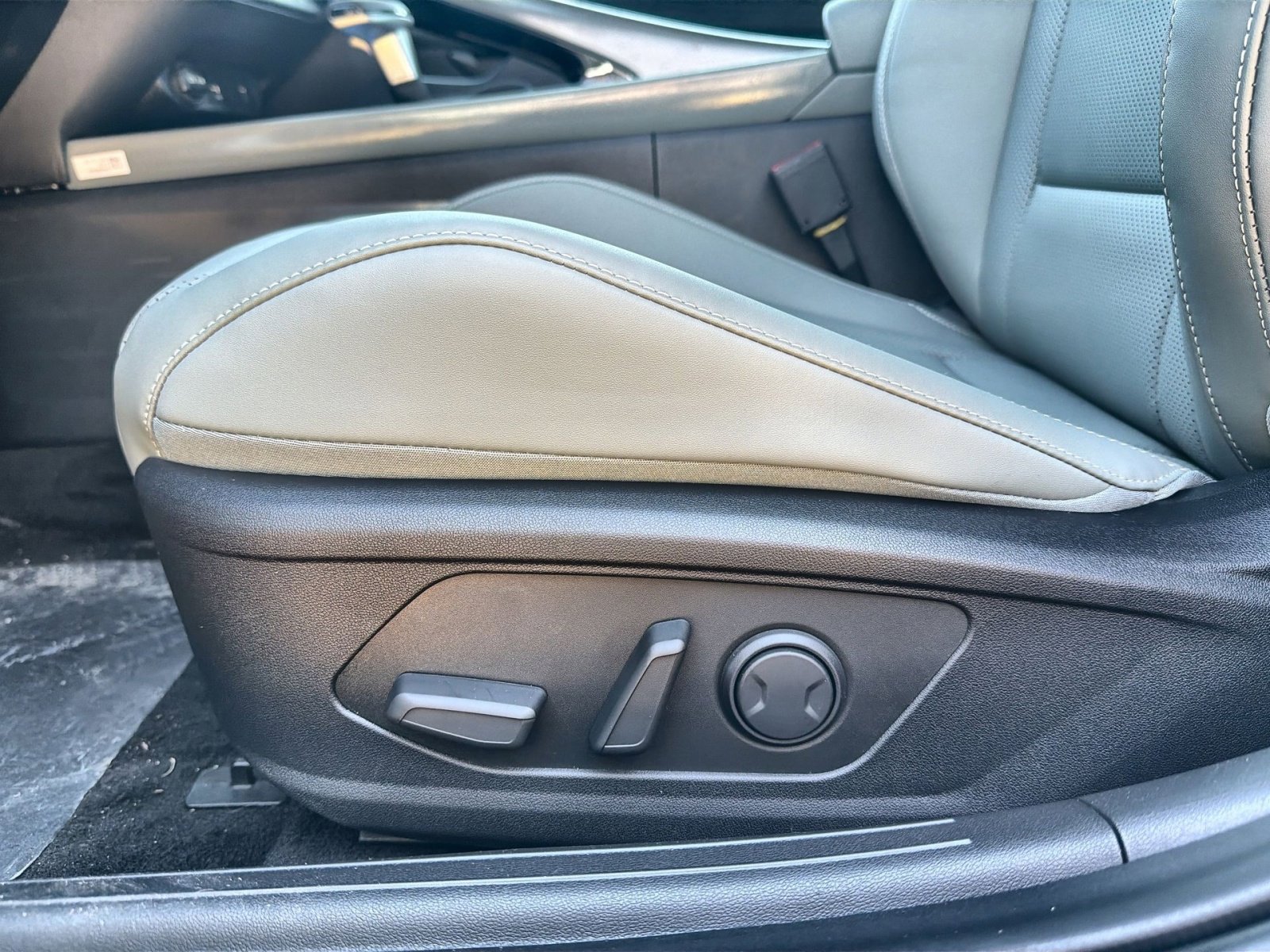 New 2026 Hyundai Elantra Limited image 14