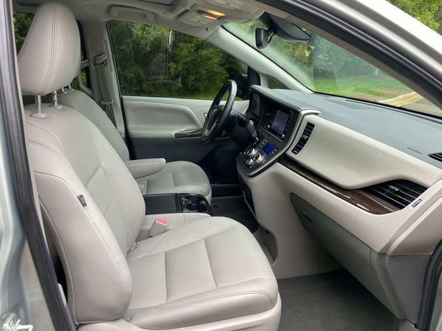 Used 2020 Toyota Sienna XLE w/ XLE Navigation Package AWD/4WD image 36
