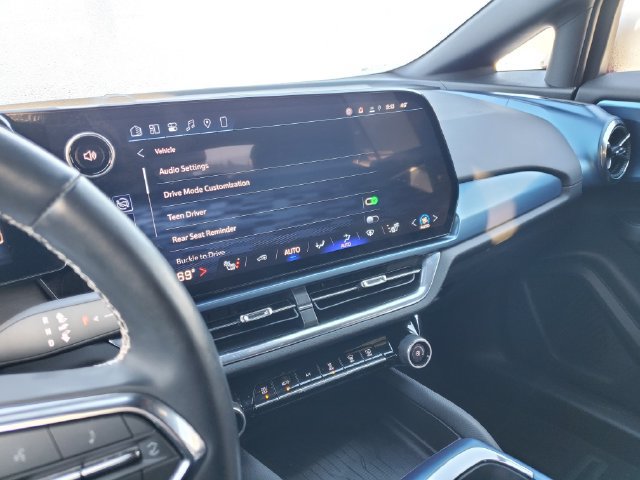 Certified 2024 Chevrolet Equinox EV LT FWD image 29