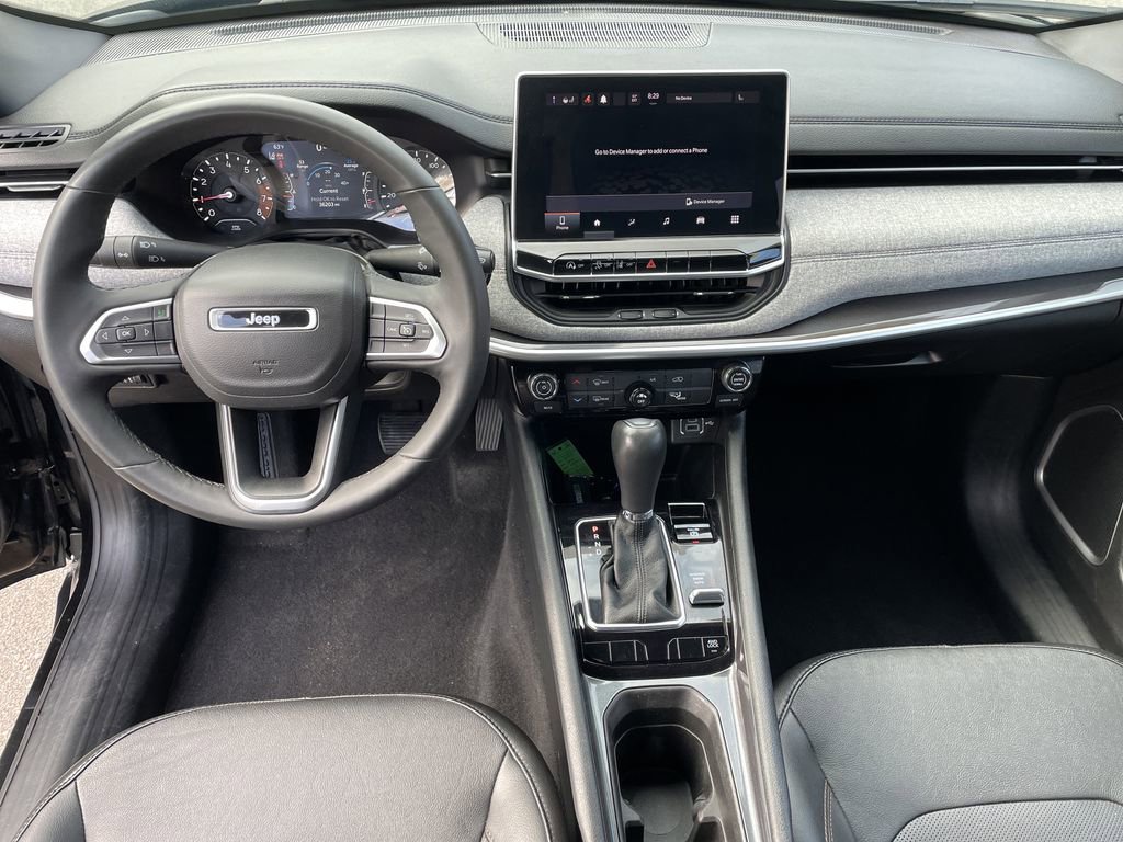 Used 2023 Jeep Compass Latitude image 15