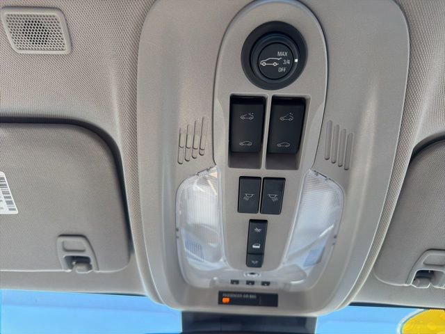 Used 2017 Chevrolet Equinox Premier w/ Enhanced Convenience Package image 18