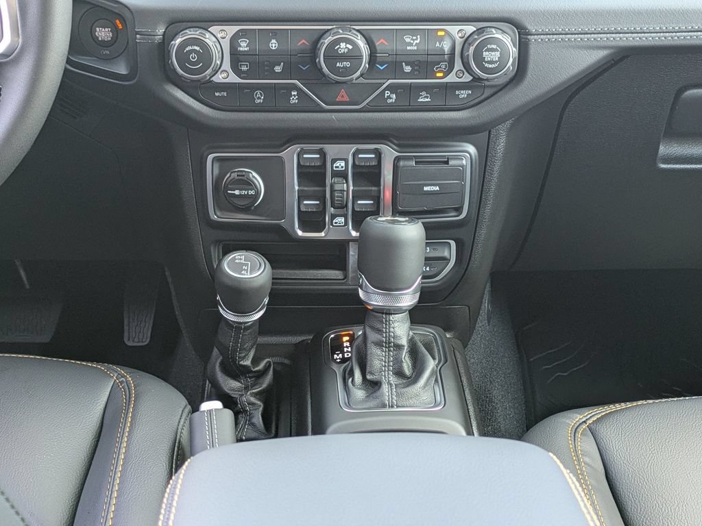 New 2026 Jeep Wrangler Unlimited Sahara AWD/4WD image 20