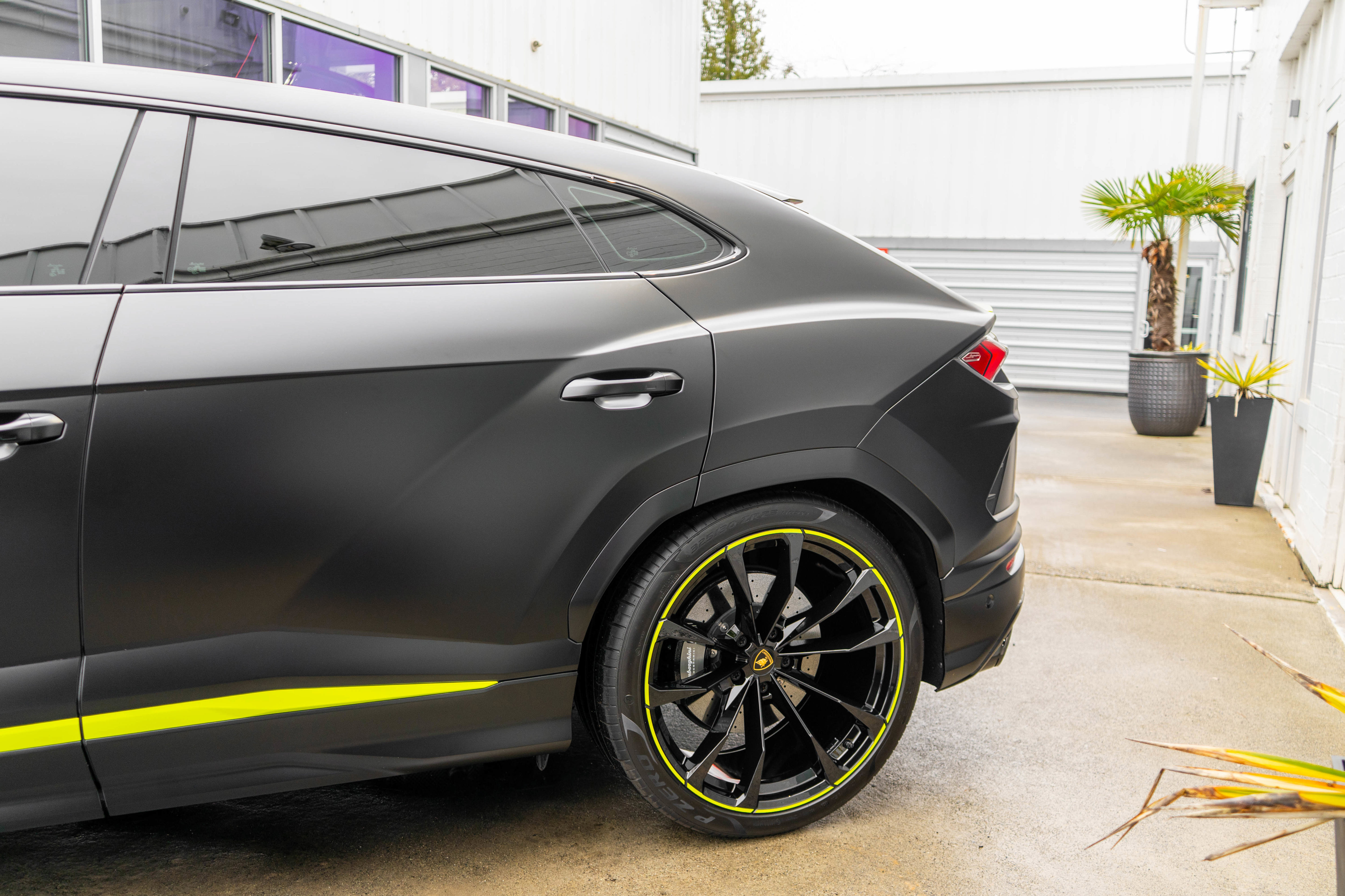 Used 2021 Lamborghini Urus AWD/4WD image 5