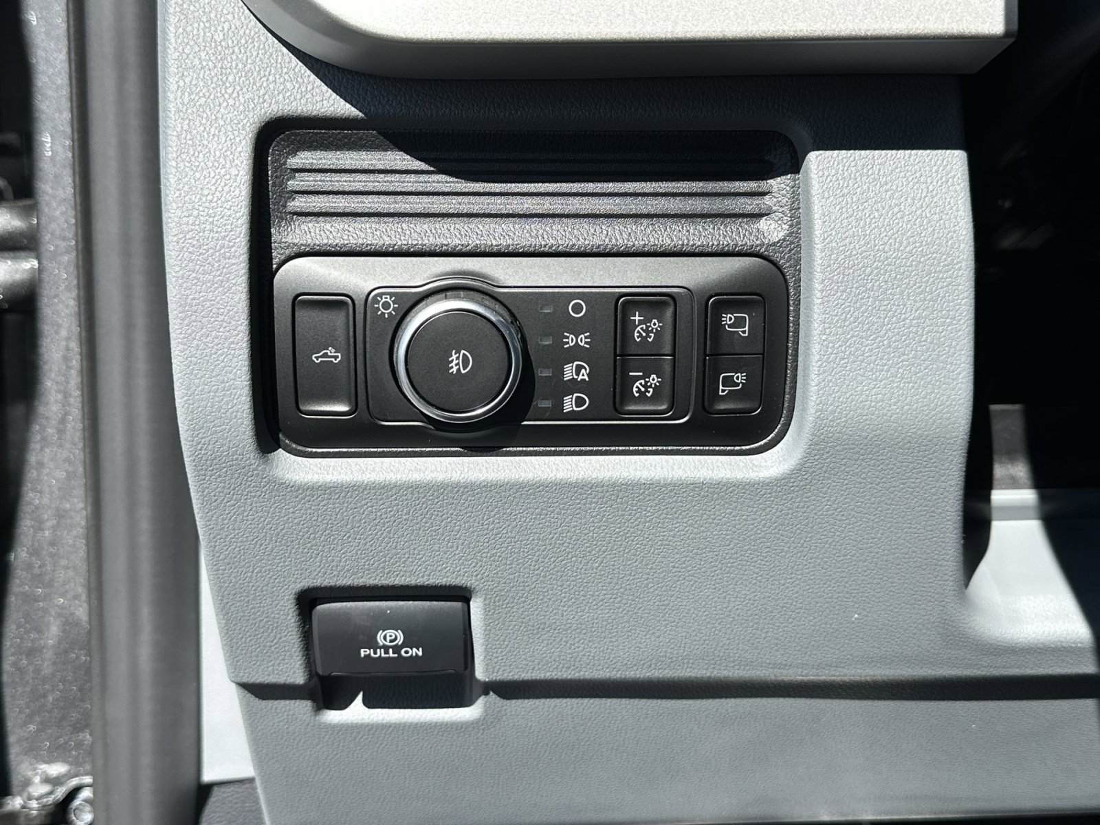 New 2026 Ford F250 XLT w/ FX4 Off-Road Package image 17