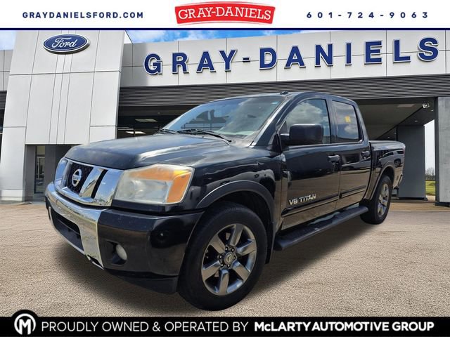 Used 2015 Nissan Titan SV w/ SV Value Truck Package RWD image 1