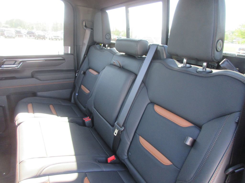 New 2026 GMC Sierra 3500 AT4 w/ AT4 Premium Plus Package AWD/4WD image 13