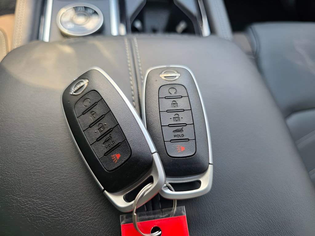 Used 2025 Nissan Pathfinder Platinum w/ Cargo Package image 30