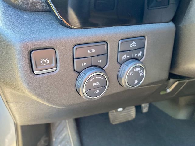 Used 2023 Chevrolet Silverado 1500 LT AWD/4WD image 16