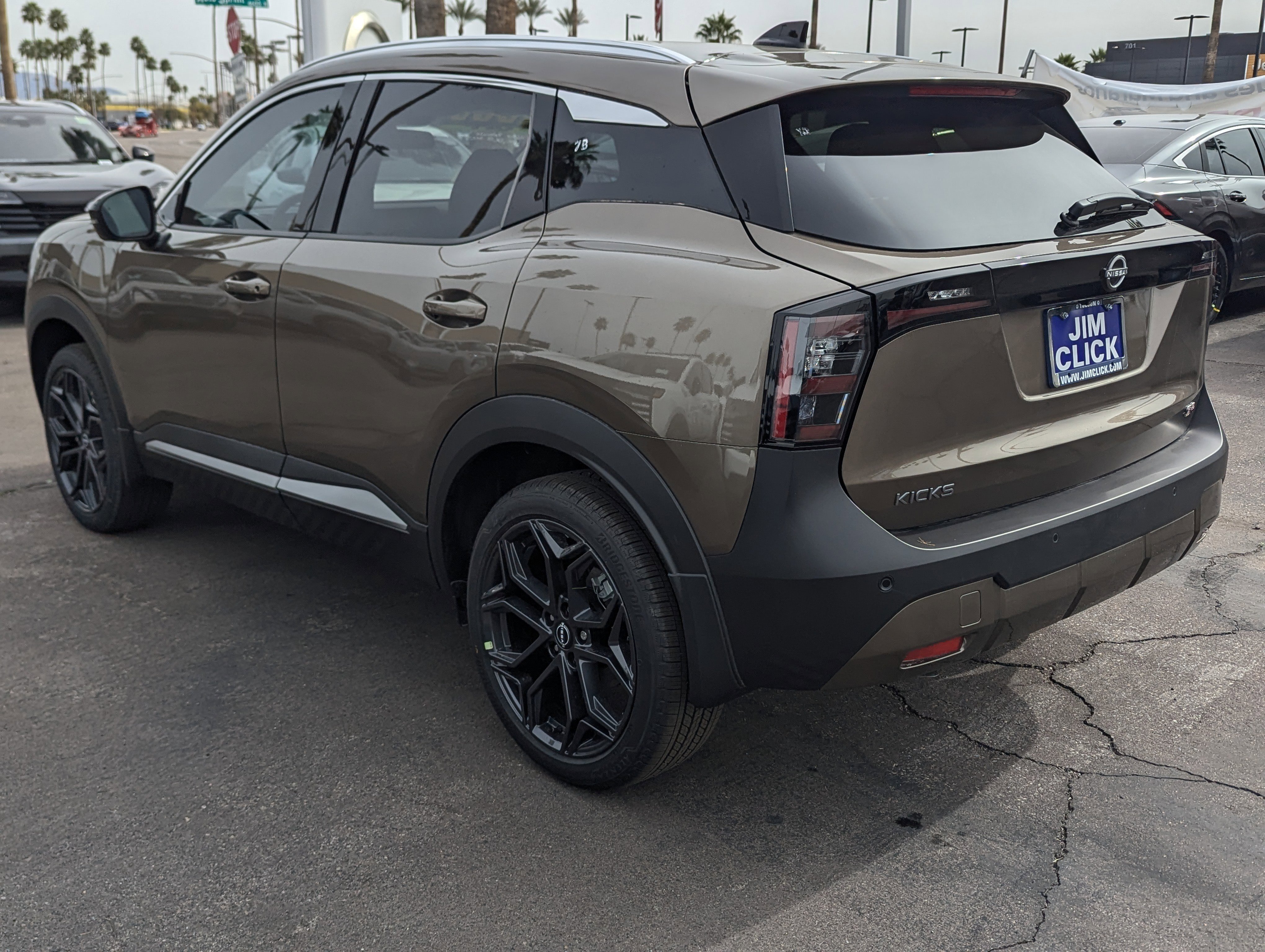 New 2026 Nissan Kicks SR image 4