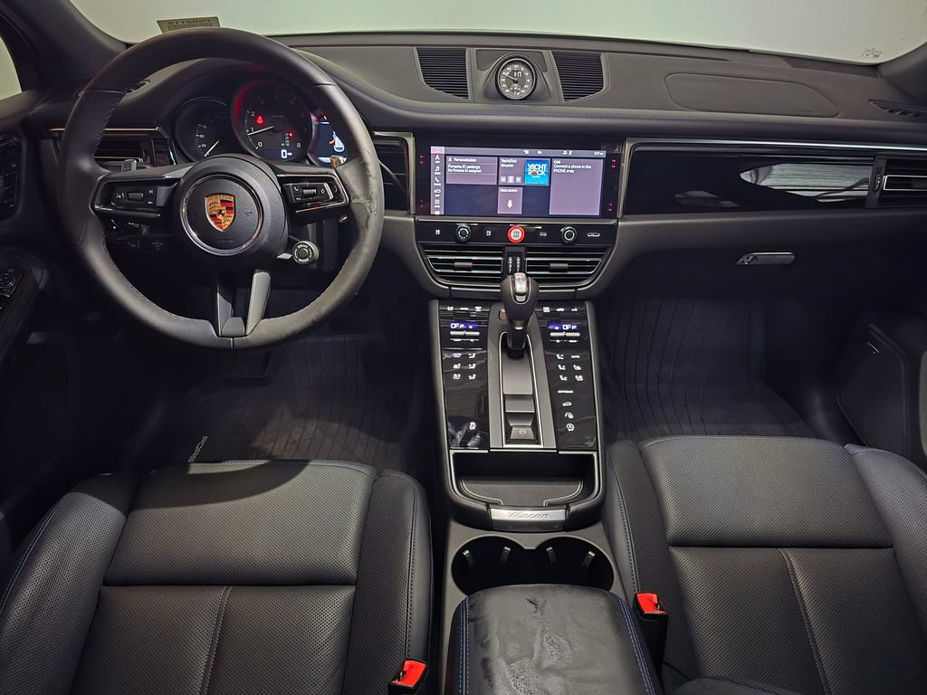 Certified 2026 Porsche Macan AWD/4WD image 19