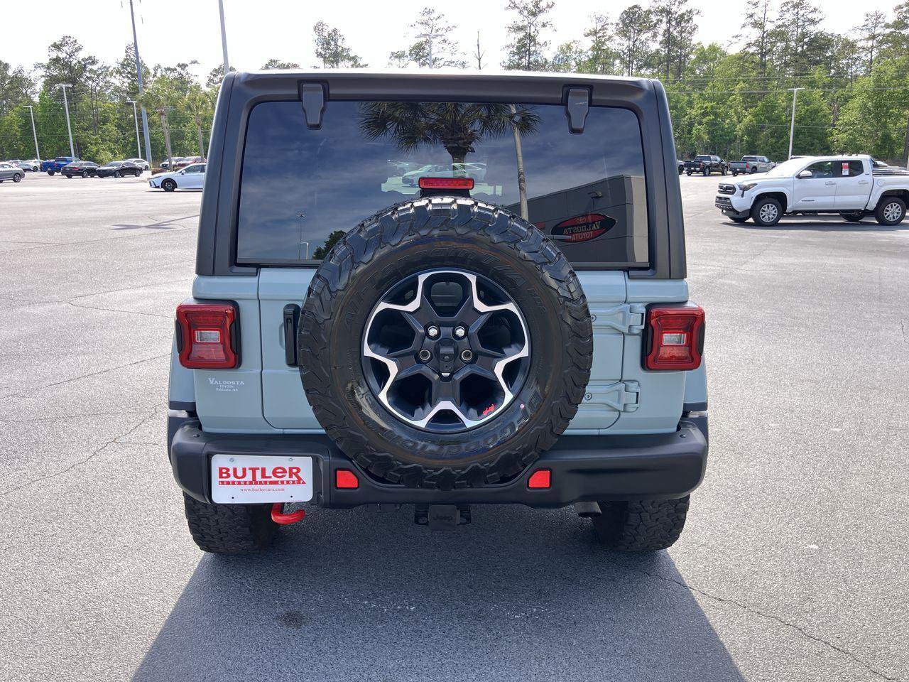 Used 2023 Jeep Wrangler Unlimited Rubicon w/ Steel Bumper Group AWD/4WD image 4