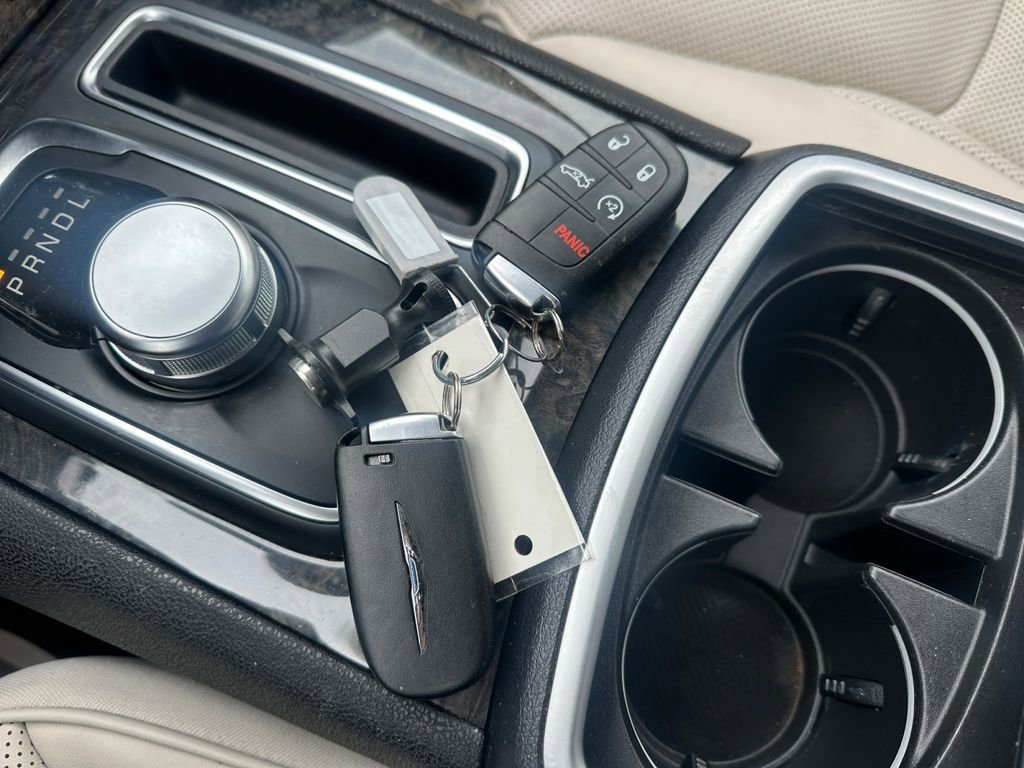 Certified 2023 Chrysler 300 Touring L w/ Popular Equipment Group image 33