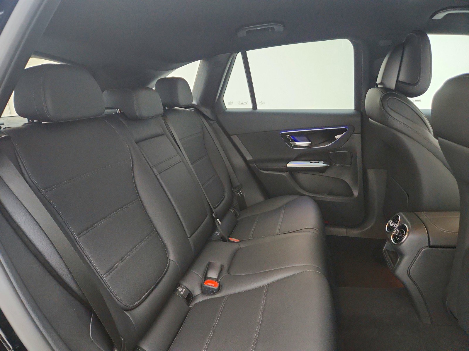Used 2025 Mercedes-Benz GLC 300 image 21