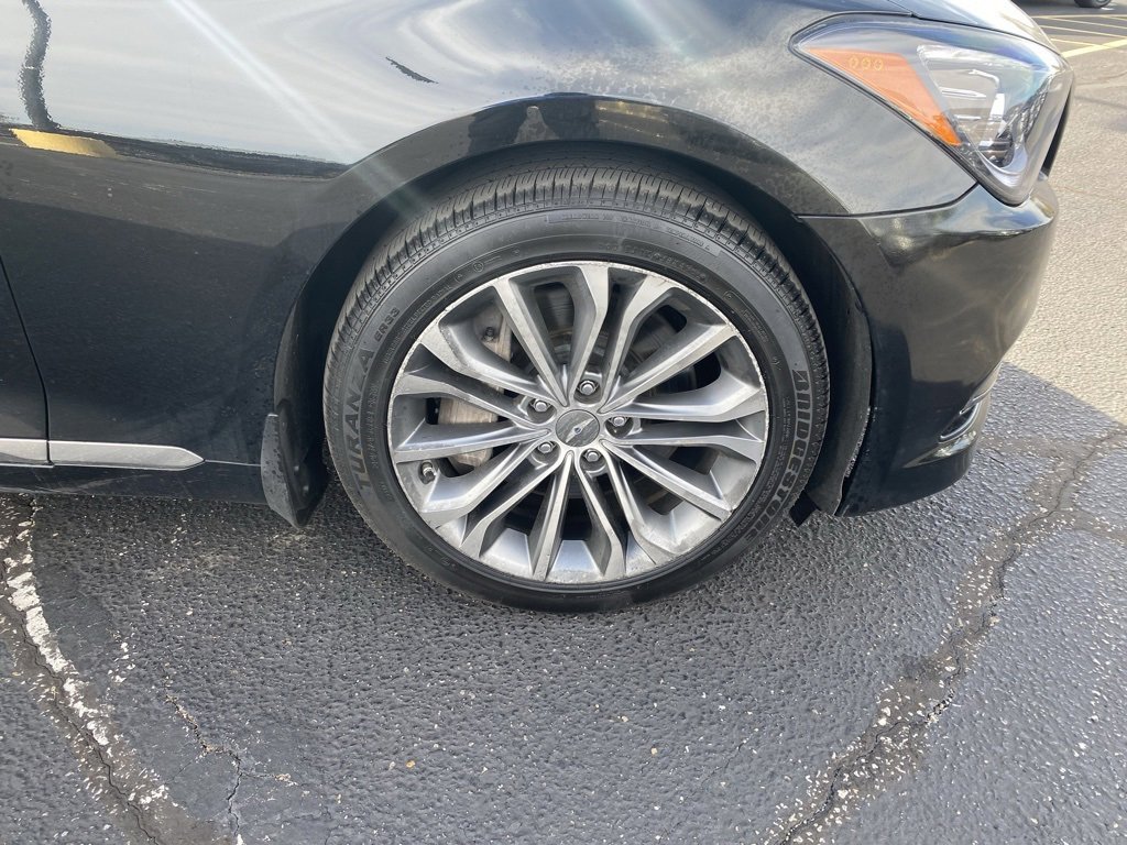 Used 2016 Hyundai Genesis 3.8 image 2